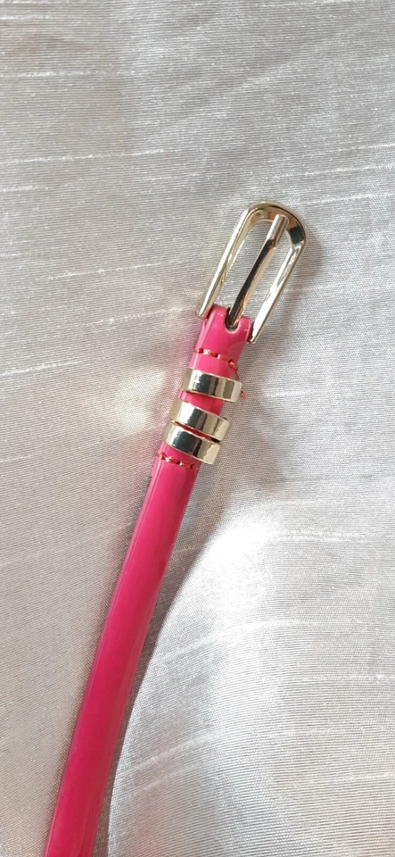 Jessica Howard Talla 8 36"L Cinturón Ajustado Vegano Charol Hebilla Dorada Rosa Brillante Foto 2 de 4