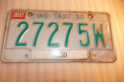 Vintage 1986 Indiana License Plate ~ Pickup Truck~ white w green letters Vigo Co - Picture 2 of 3