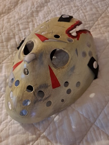Jason voorhees Friday the 13th Pt 4 Hockey mask hand painted Cosplay Memorabilia - Picture 3 of 4