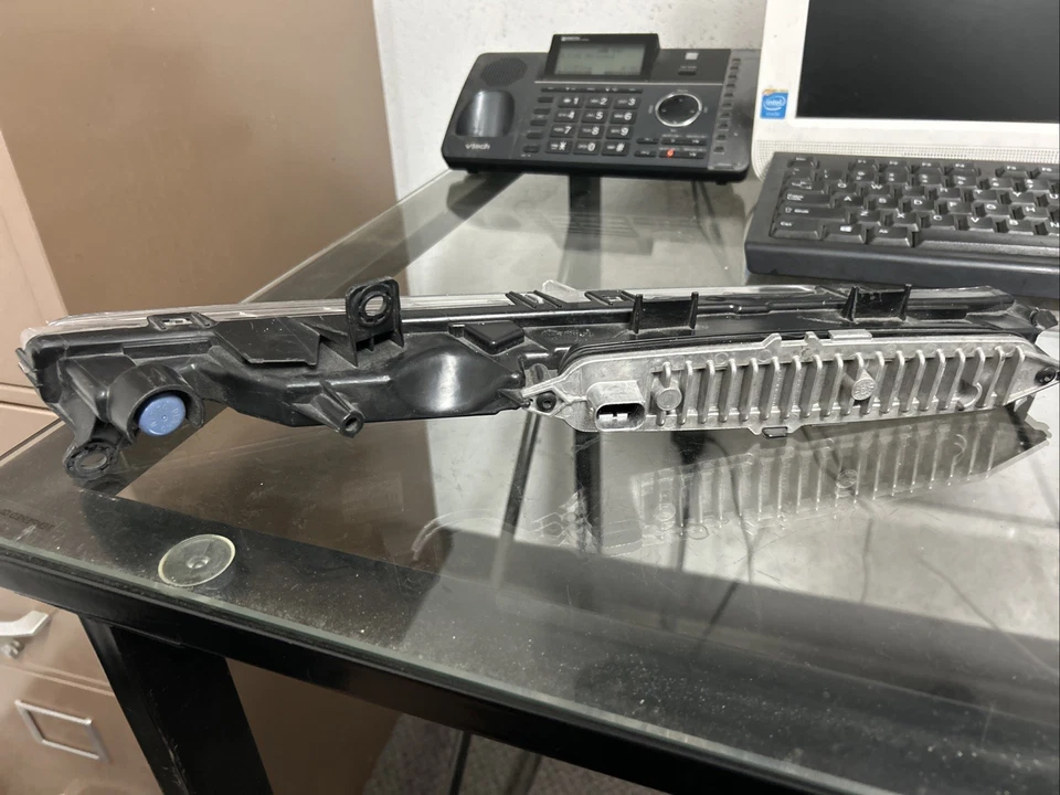 porsche  Cayenne Daytime Run Lamp 2019-23 R Said LED - Image 2 of 4