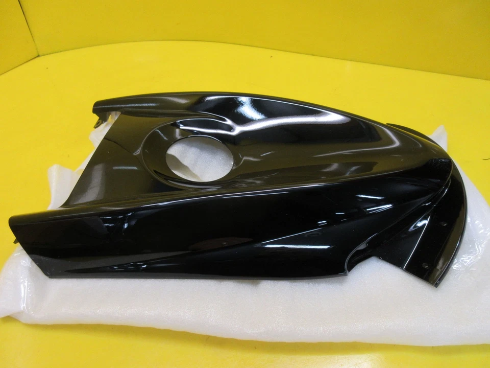 KAWASAKI JET SKI MOTO ACUÁTICA 800 SXR 800SXR CAPÓ TAPA DE COMBUSTIBLE CUBIERTA TAPA NUEVO FABRICANTE ORIGINAL NEGRO Foto 4 de 4