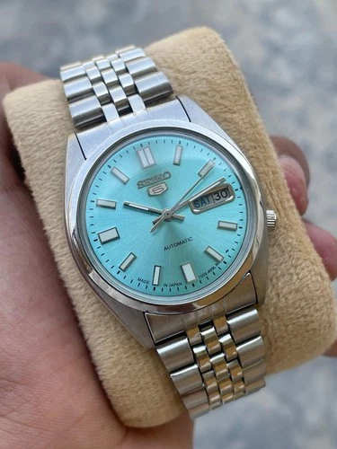 Vintage Seiko 5 SNXS Mens Automatic Watch Day-Date 7009