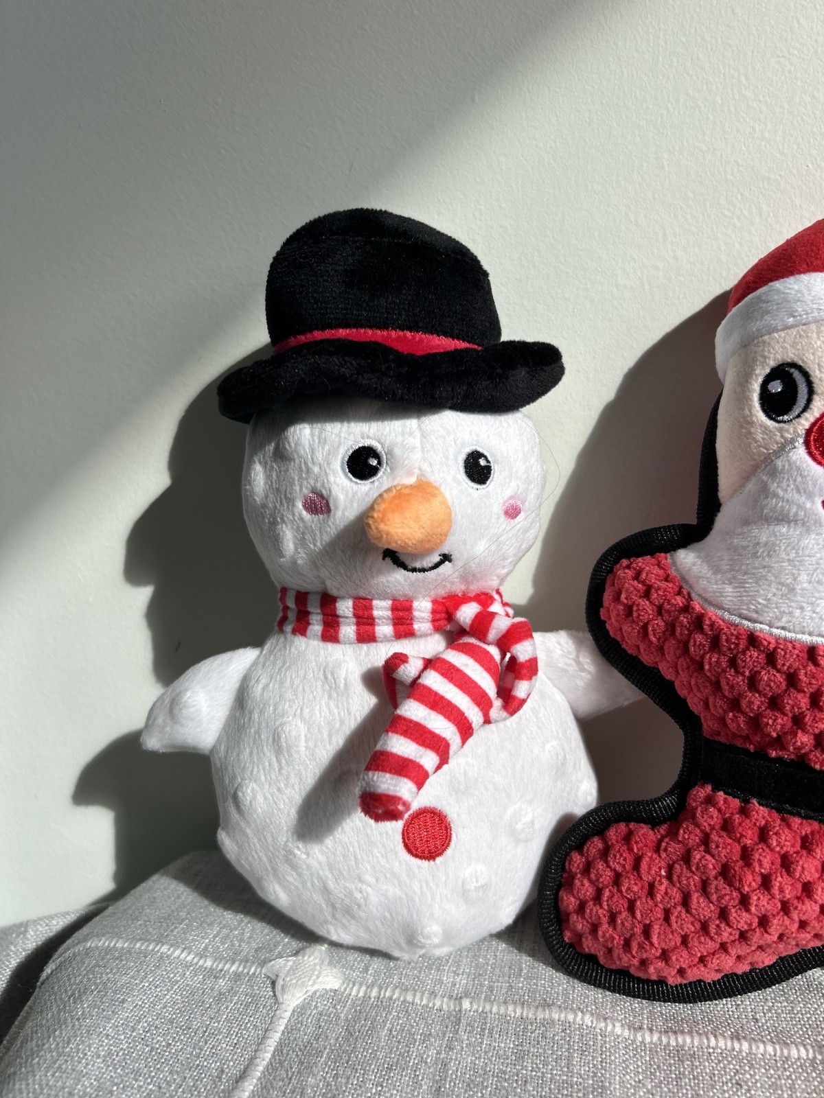 Christmas ready to Gift Plush Dog Toy Set: Holiday Squeaky Toys, Pet Gift Box