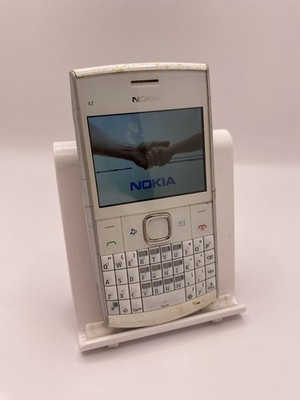 Nokia X2-01 weiß Tesco Netzwerk 55MB 2,4'' 64MB VGA QWERTZ Handy Tastentelefon