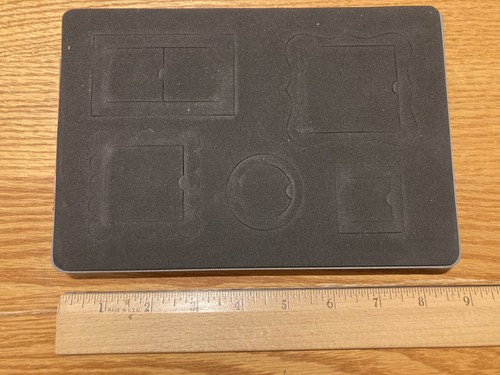 Sizzix Bigz L Peekaboo Frames Card Making Tags Die Cutter - 第 1/3 張圖片
