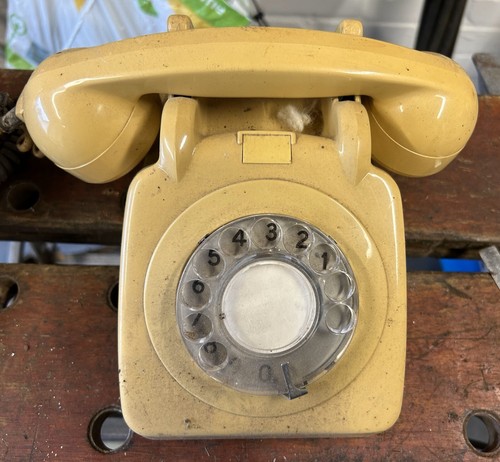 Pair of Vintage BT Rotary Dial Telephones Phones - Cream & Brown - Tele 8746G - Picture 4 of 6