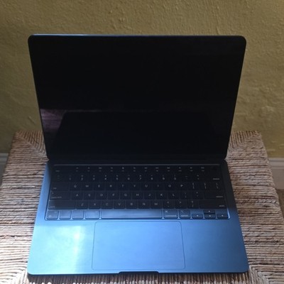 Apple MacBook Air 13 in 2024 Midnight M3 4.05 GHz, 256GB, 8GB