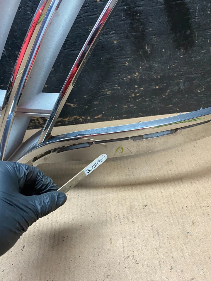 2010 to 2012 Lincoln MKT Left Driver LH Side Grille Grill OEM T0346 DG - Image 4 of 4