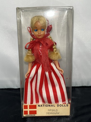 Bambola Nazionale Rebild Danimarca fatta a mano 6" occhi aperti chiusi rossa vintage - Foto 3 di 10