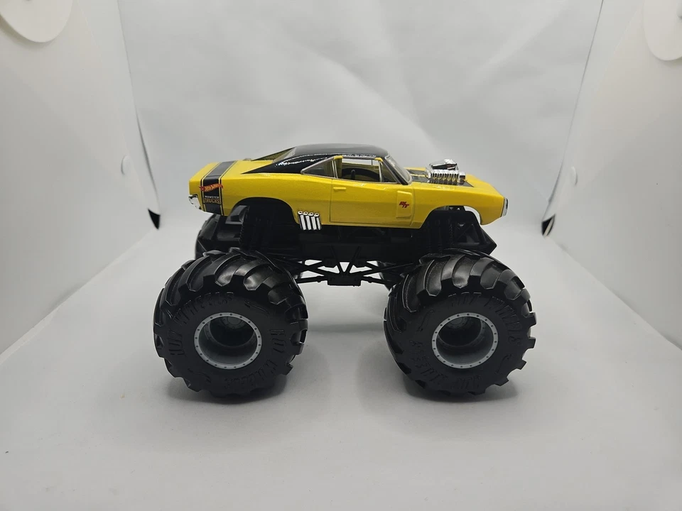 Camionetas Monster Jam Dodge Charger 2016 1:24 #BXL Hot Wheels Foto 4 de 4