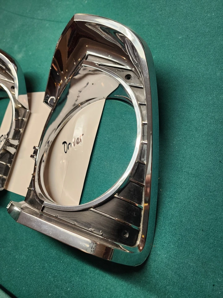 Chevrolet Nova Chevy II 1967 bisel de faros 3892281 3892282 calidad del conductor Foto 3 de 4