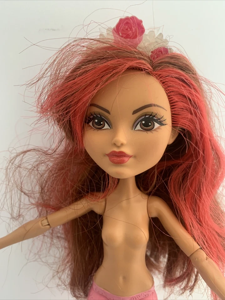 Ever After High - Epic Winter Rosabella - Nude 2015 Hasbro - Image 2 of 4