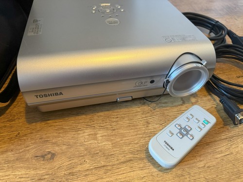 Toshiba TDP-S35 Projector / Beamer Complete Set in Good Condition - Afbeelding 5 van 14