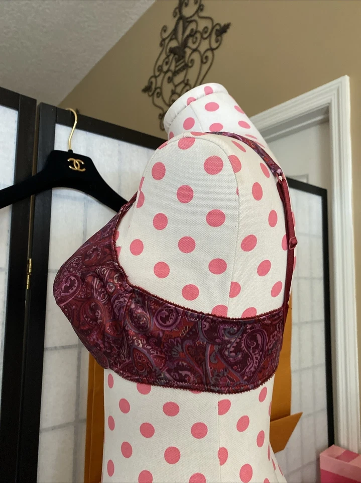 Sujetador de cachemira Victoria’s Secret 36 C de colección Y2K con aros sin relleno  Foto 3 de 4