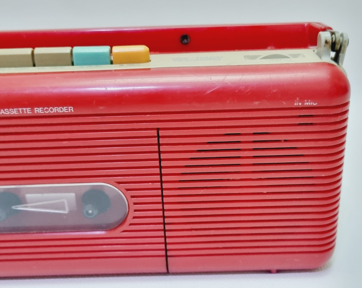 Vintage SHARP Radio Cassette Player Mini Boombox QT-211Y (R) - For