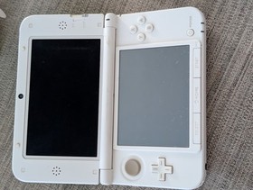 Nintendo 3DS XL Yoshi Edition Console Handheld System Complete W/ Power