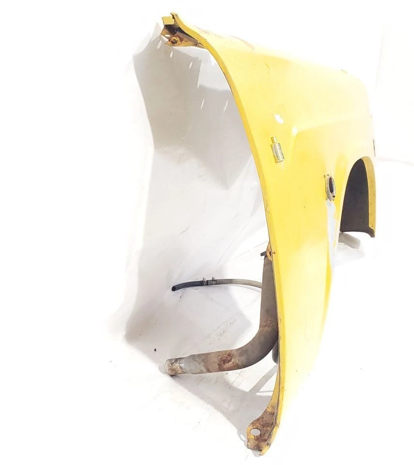 71 75 International 1110 OEM amarillo dañado guardabarros derecho tiene daños vendido como está Foto 3 de 4