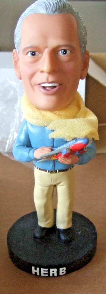 RARO FUNDADOR E CEO DA SOUTHWEST AIRLINES HERB KELLEHER BOBBLEHEAD CAIXA ORIGINAL E PKG - Imagem 4 de 4