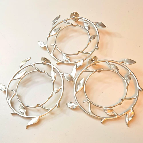 Cast Aluminum Botanical Leaf Trivets Set of 3 Silver Vine Wreath Kitchen Decor - product listing photo