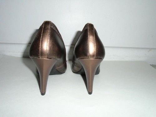Dexflex By Dexter Bronze/Brown Heels Size 8 - Picture 3 of 4