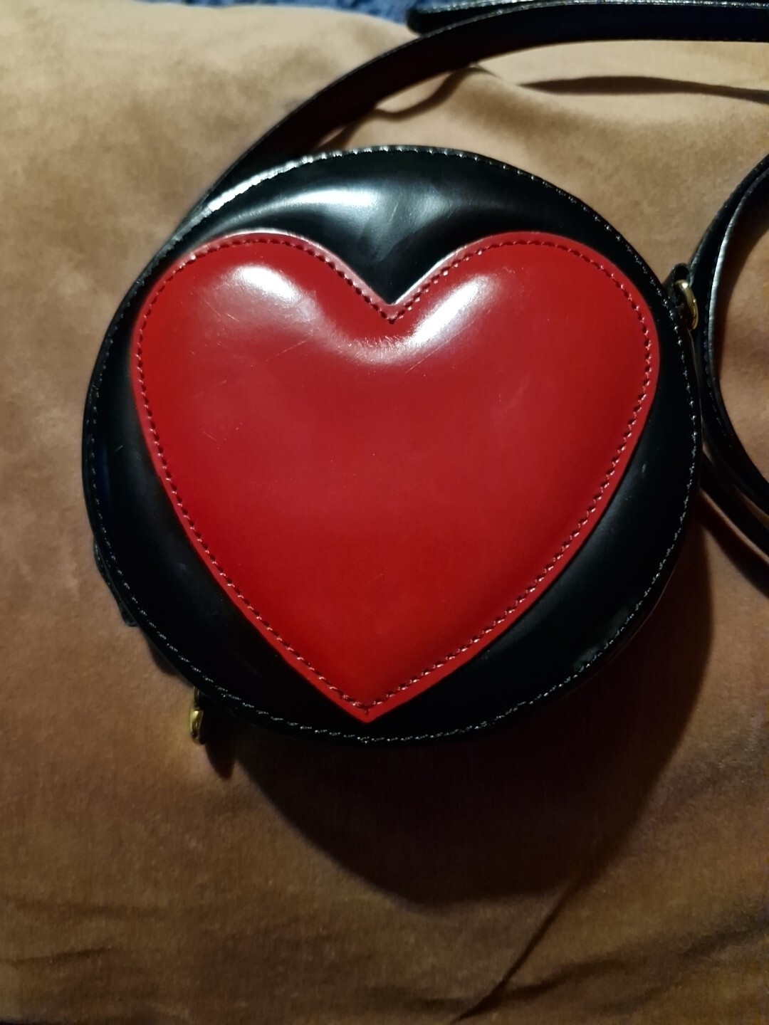 Vtg MOSCHINO 90s SMALL BLACK HEART SHOULDER BAG