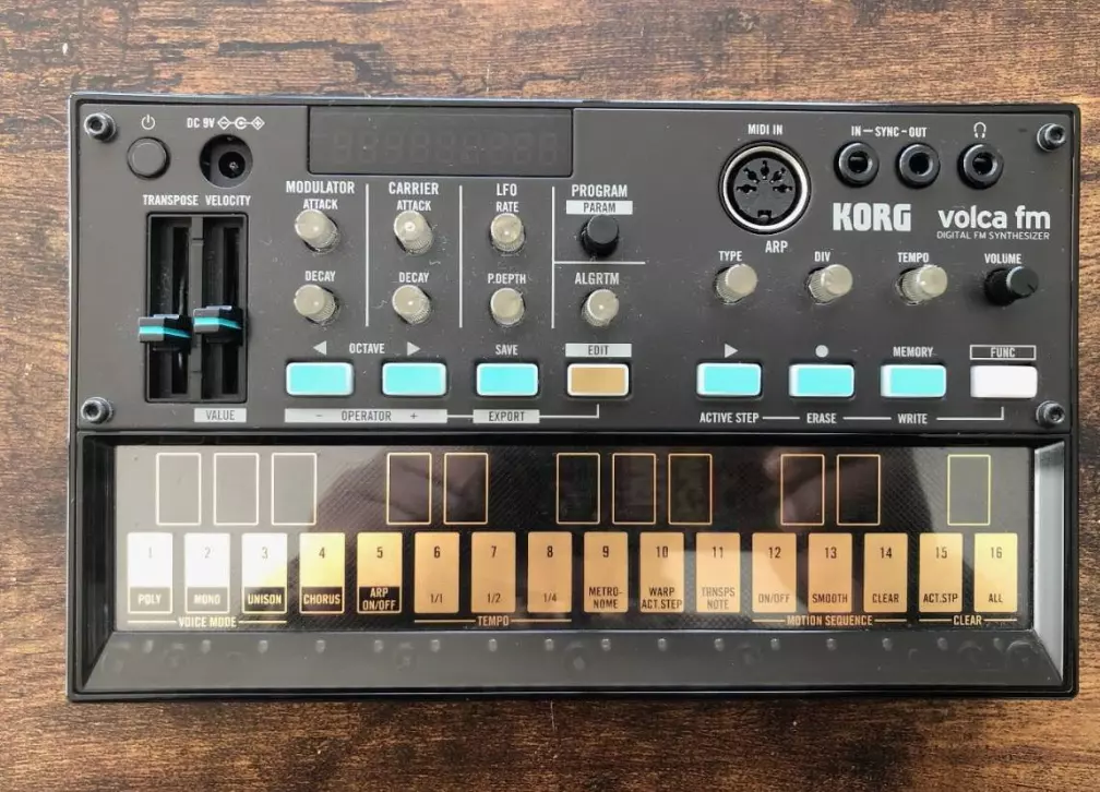 Korg VOLCA FM Digital Synthesizers 27 Key Sequencer In Working Order