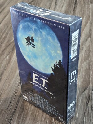 VTG 1982 VHS Sealed E.T. The Extra-Terrestrial MCA Watermark Green Flap Tape