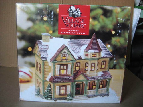 Village Square Lighted "Victorian House" Mervyn's 1995 Christmas Collectible Hou