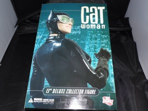 Catwoman-13-Inch-Deluxe-Collector-Figure-DC-Direct