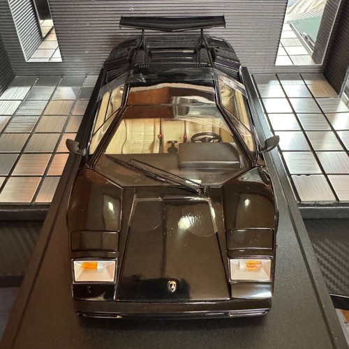 Discontinued Near Mint Kyosho 1/18 Lamborghini Countach LP500 - Picture 9 of 10