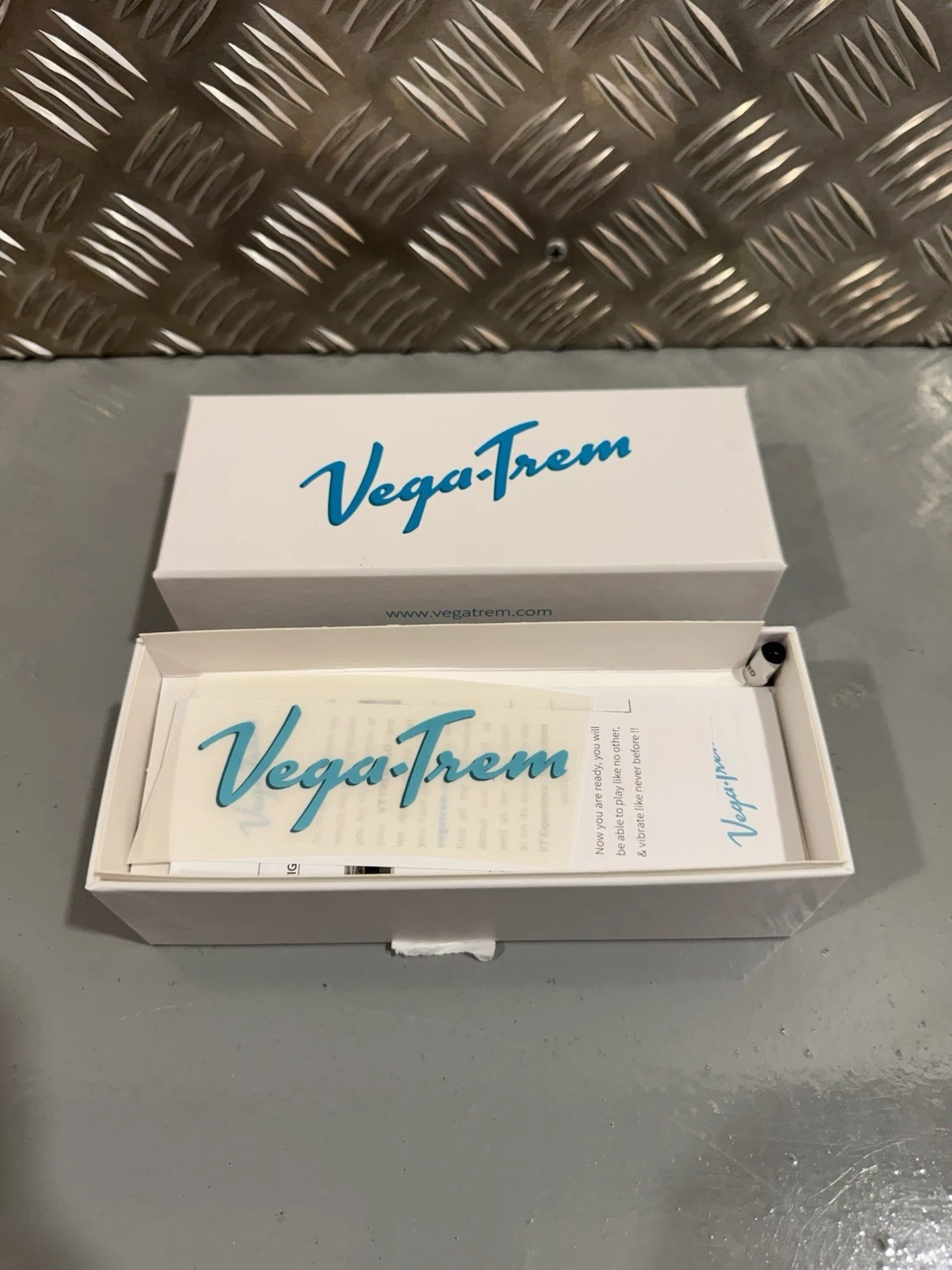 Vega Trem VT1 Standard Black Tremolo System Brand New In Box 3