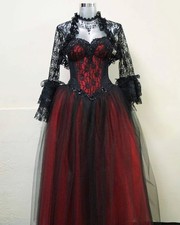 Red Vintage European Gothic Wedding Dresses Delicate Sheath Beaded Applique Lace