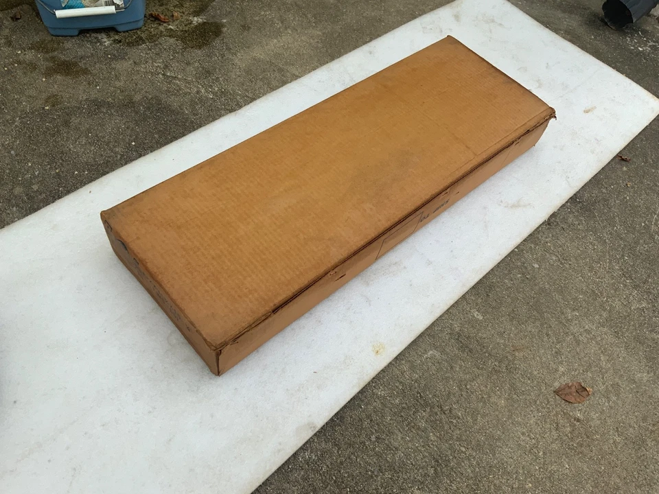 Faldones de guardabarros trasero Foxcraft nuevos de stock para Ford Fairlane 1965 excepto vagón con herrajes Foto 3 de 4