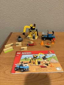 LEGO Juniors Set 10667, 10683 and 10673. 3 sets, all 99% complete, box + manuals