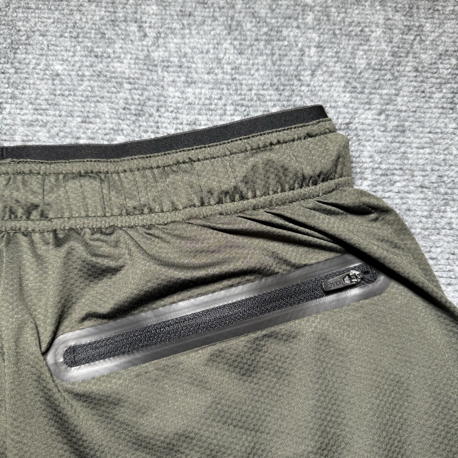 BYLT Size Medium 32-34 Men’s Active Training Green Black Stretch Lined Shorts