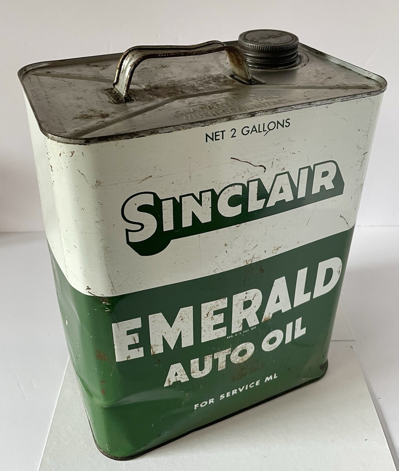 Vintage  Sinclair Emerald Auto Oil 2 Gallon Can