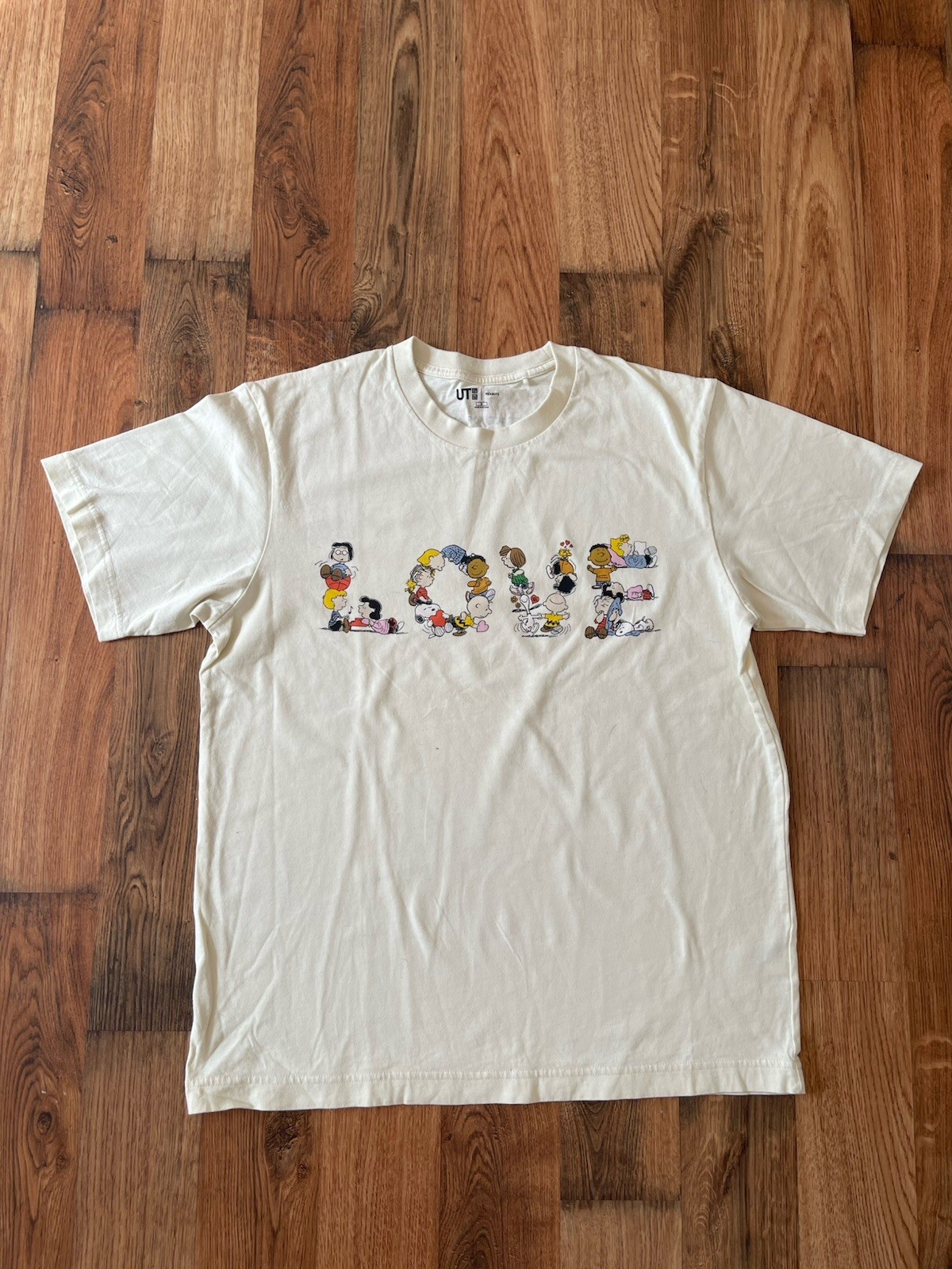 Uniqlo Men's Snoopy Peace For All T-Shirt Small Beige Cotton