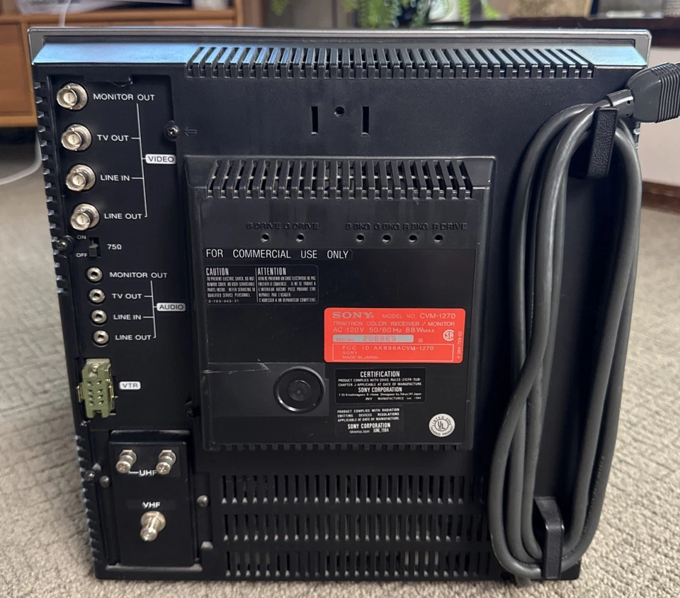 Sony CVM-1270 Trinitron Color Receiver Monitor CRT Powers On Excellent - Image 4 of 4