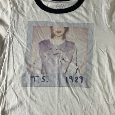 テイラースウィフト　1989ツアー　グッズ Taylor Swift 1989 Polaroid Tour Ringer T-Shirt 2013 Size Small