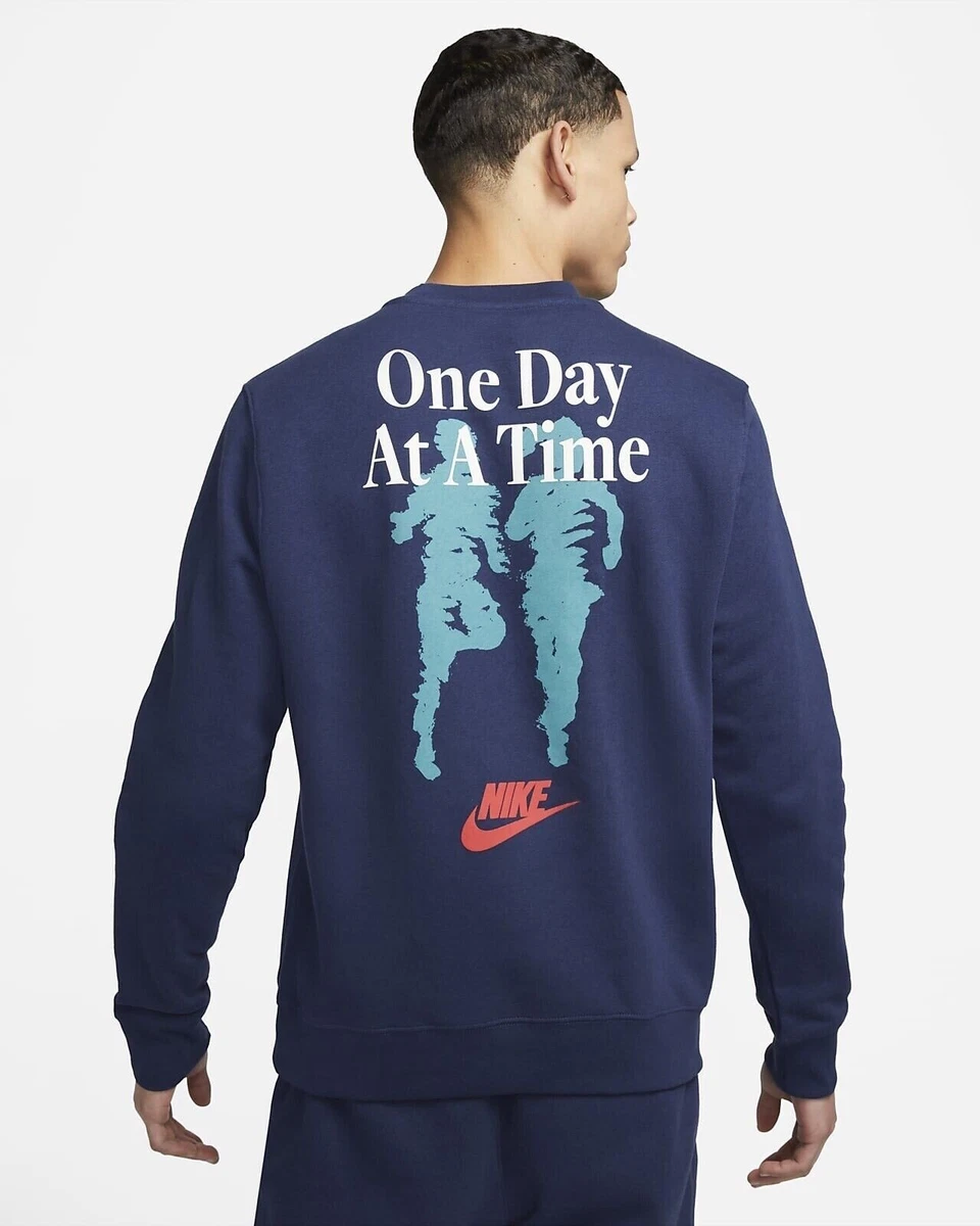 Nike Sportswear Men s Fleece Graphic Crewneck Sweatshirt Large