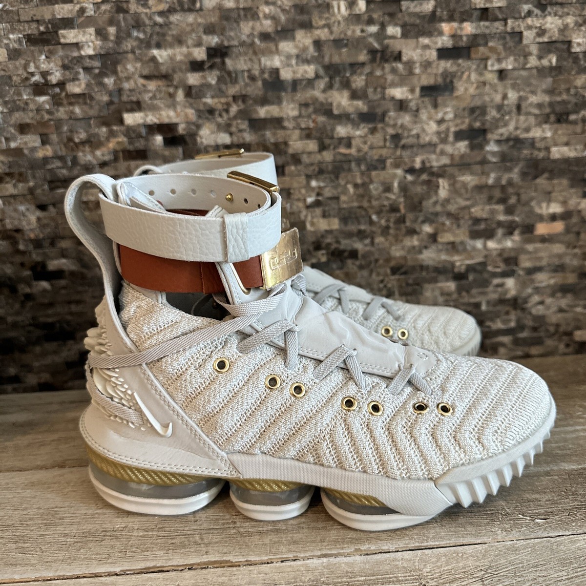 Nike LeBron 16 x HFR Harlem Fashion Row Women's Sz 5.5 Nike LeBron 16 x HFR Harlem Fashion Row Women's Sz 5.5