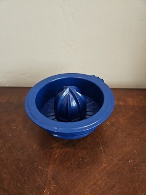 NutriChef Full-Size Food Processor w/Citrus Juicer Attachment   NCFPBLU-Blue