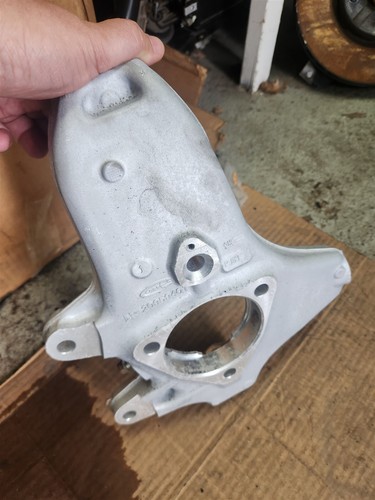 14-19 Corvette C7 REAR Spindle Knuckle LEFT DRIVER NICE USED 20959402 - Picture 4 of 4