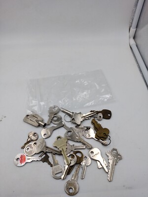 Lot Miscellaneous  House Car Padlock Keys Pre-owned