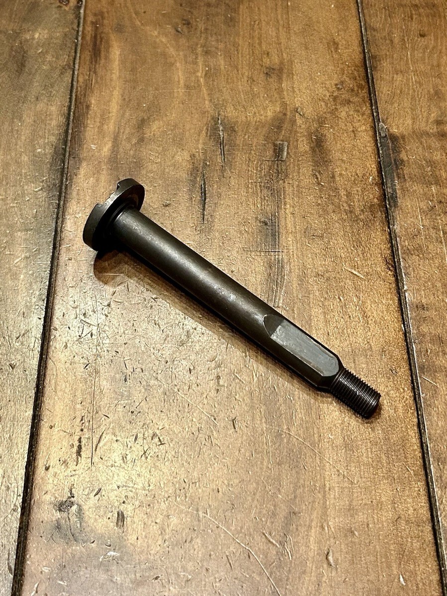 TORO Blade Spindle Shaft 30