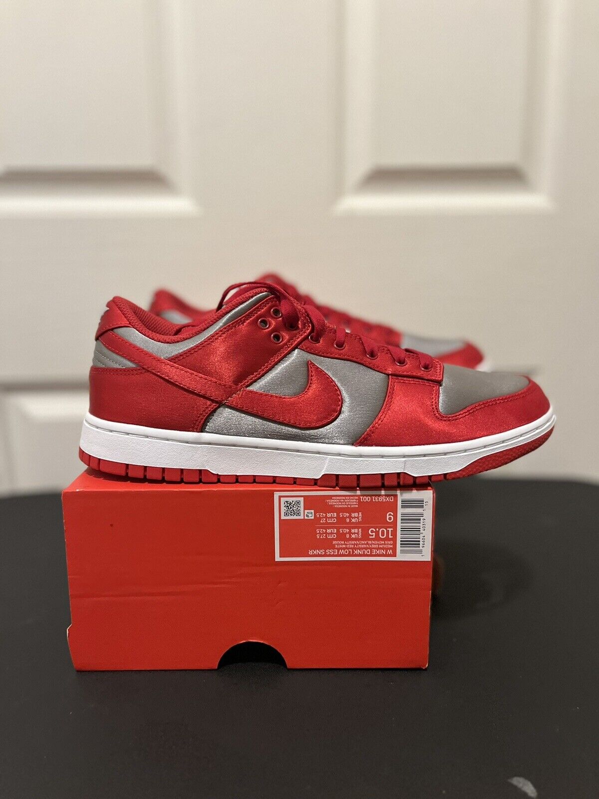 Nike Dunk Low Satin UNLV Size 10.5W/9M DX5931-001 No Box Lid