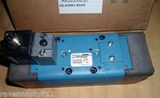 REXROTH R432006230  24VDC 4-PIN VALVE (NEW IN BOX)