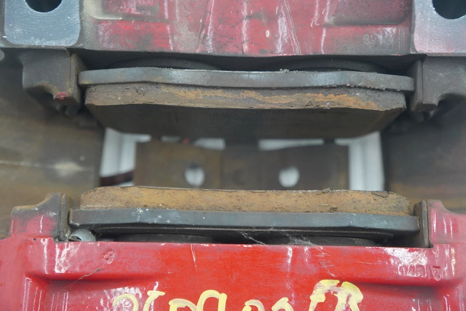 Pinça de freio dianteira esquerda Brembo vermelha 243549 fabricante de equipamento original Ferrari 360 Modena Spider 2004 - Imagem 4 de 4