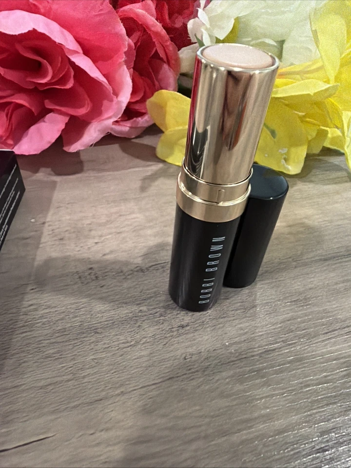 Base en barra Bobbi Brown Skin N-012 porcelana Foto 3 de 4