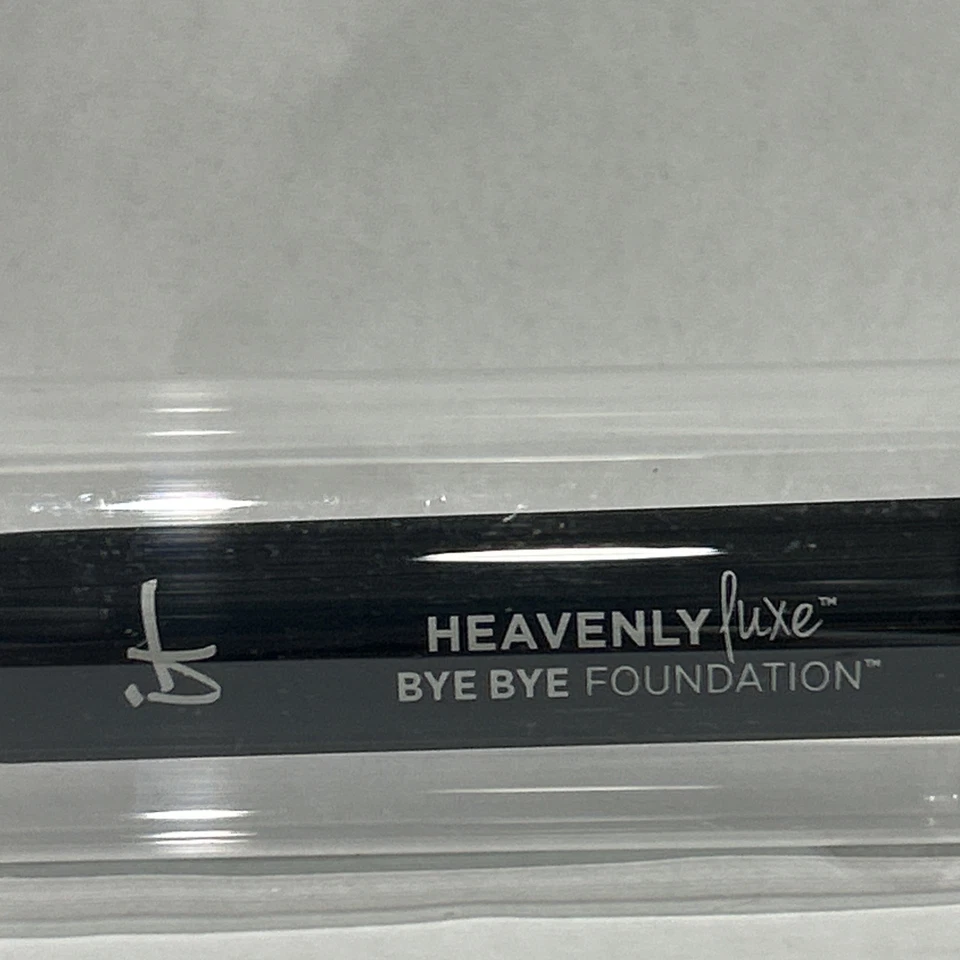 It Cosmetics Heavenly Luxe Bye Bye Foundation Brush #22 - Bild 3 von 4